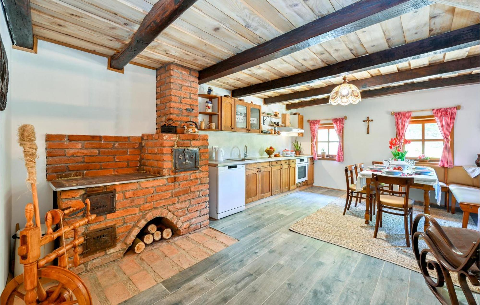 Pet Friendly Home In Varazdin Breg With Jacuzzi Екстериор снимка