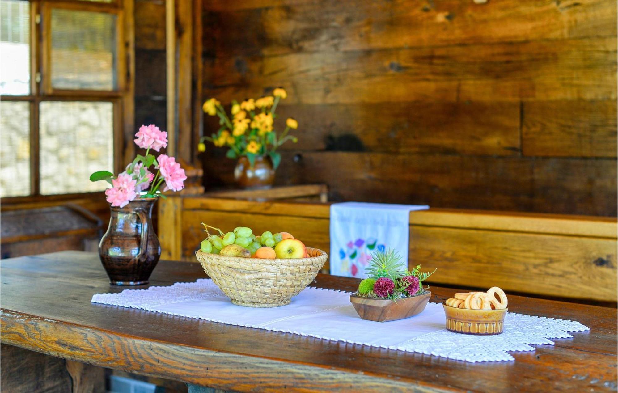 Pet Friendly Home In Varazdin Breg With Jacuzzi Екстериор снимка