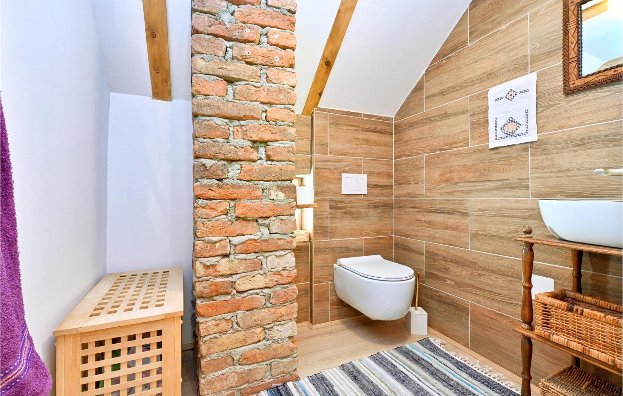 Pet Friendly Home In Varazdin Breg With Jacuzzi Екстериор снимка